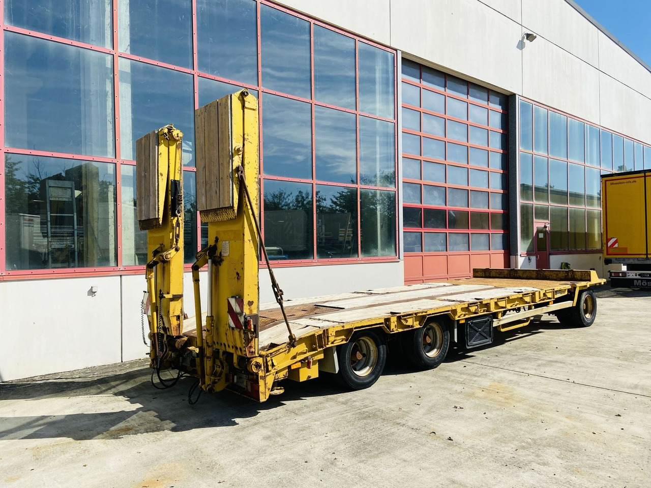 Goldhofer 3 Achs Tiefladeranhänger - Trailer low bed: gambar 2 Goldhofer 3 Achs Tiefladeranhänger - Trailer low bed: gambar 2