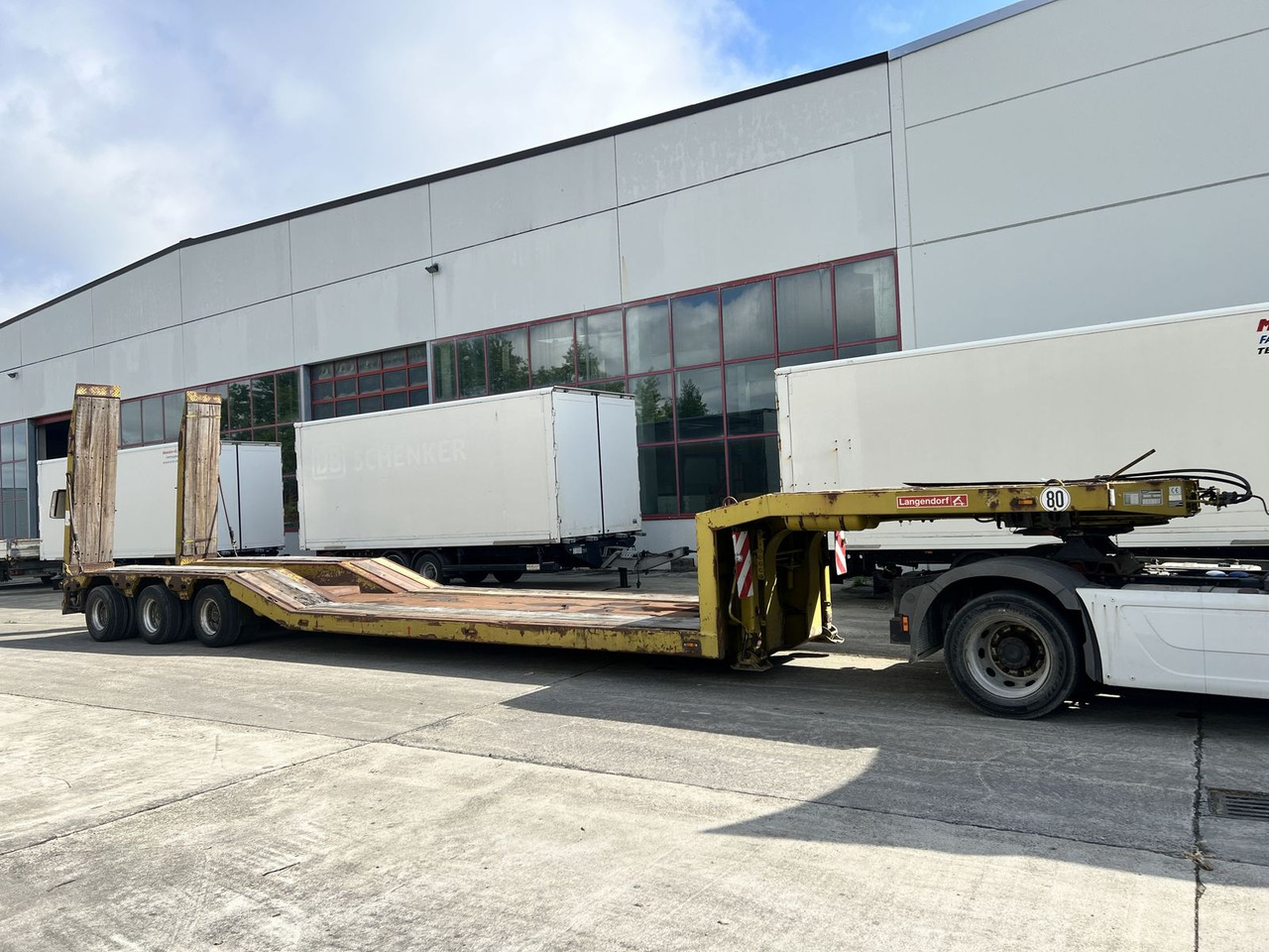 Langendorf 3 Achs Tiefbett- Satteltieflader - Semi-trailer low bed: gambar 1 Langendorf 3 Achs Tiefbett- Satteltieflader - Semi-trailer low bed: gambar 1