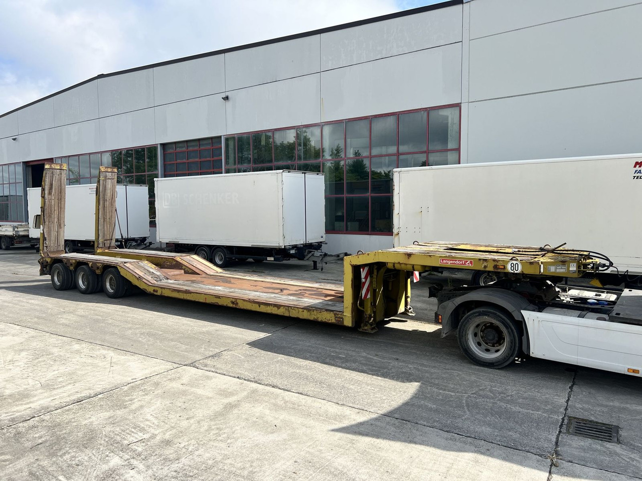 Langendorf 3 Achs Tiefbett- Satteltieflader - Semi-trailer low bed: gambar 2 Langendorf 3 Achs Tiefbett- Satteltieflader - Semi-trailer low bed: gambar 2