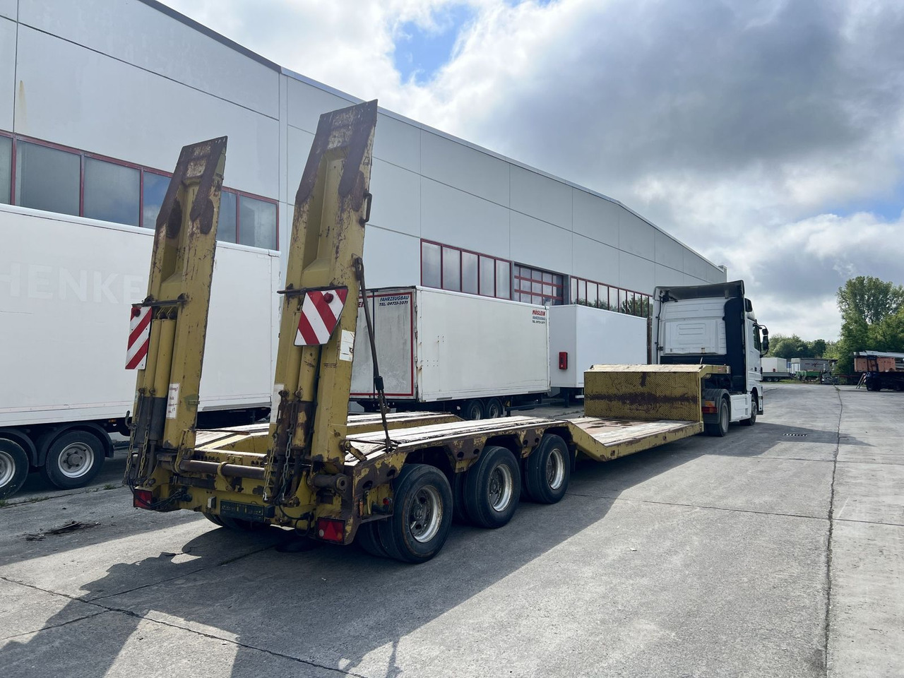 Langendorf 3 Achs Tiefbett- Satteltieflader - Semi-trailer low bed: gambar 4 Langendorf 3 Achs Tiefbett- Satteltieflader - Semi-trailer low bed: gambar 4