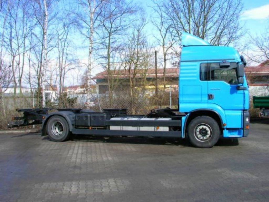 MAN 18.410 TGA2 Achs BDF- LKW - Pengangkut kontainer/ Container truck: gambar 5 MAN 18.410 TGA2 Achs BDF- LKW - Pengangkut kontainer/ Container truck: gambar 5