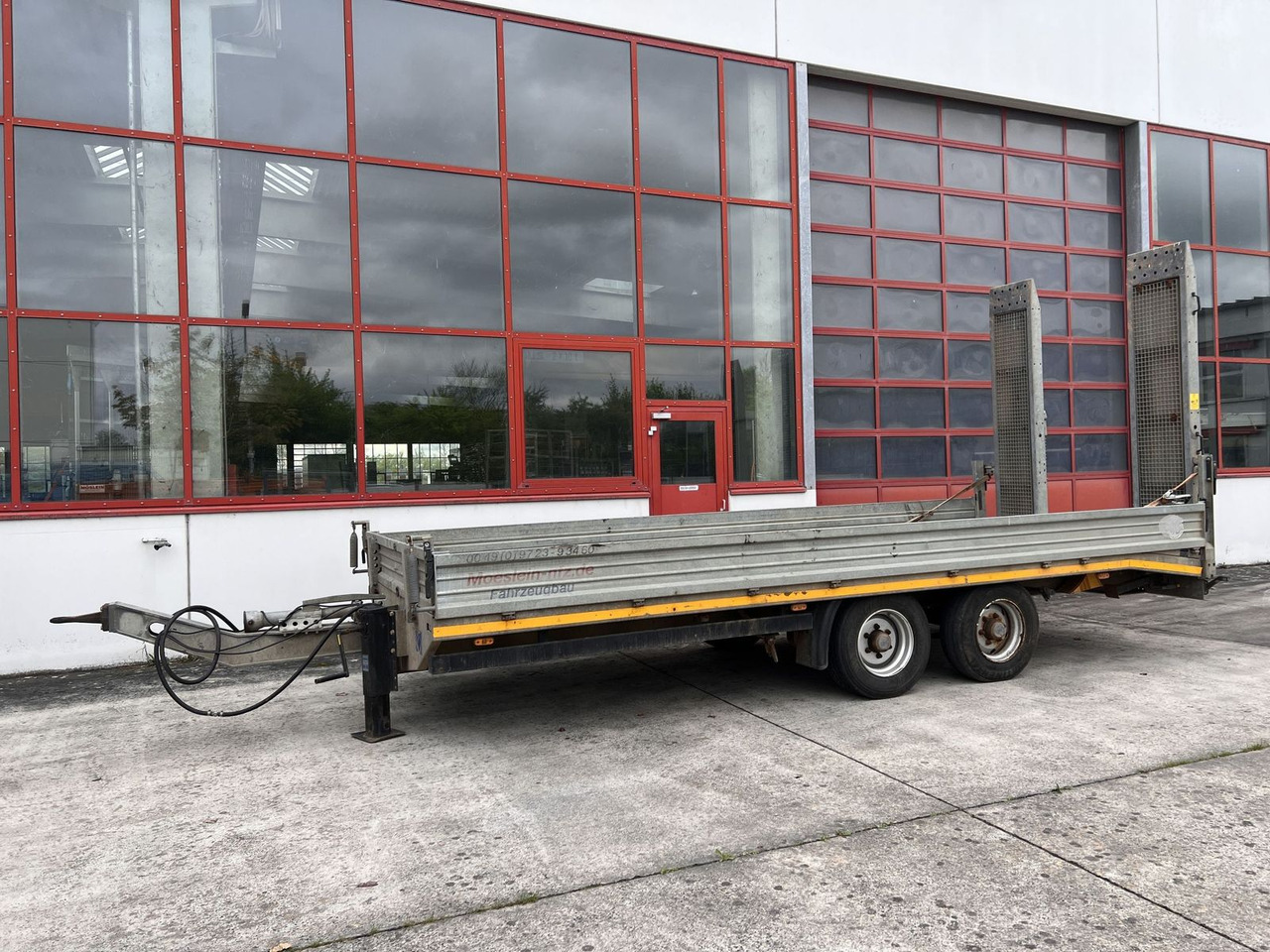 Möslein 13 t Tandemtieflader - Trailer low bed: gambar 1 Möslein 13 t Tandemtieflader - Trailer low bed: gambar 1