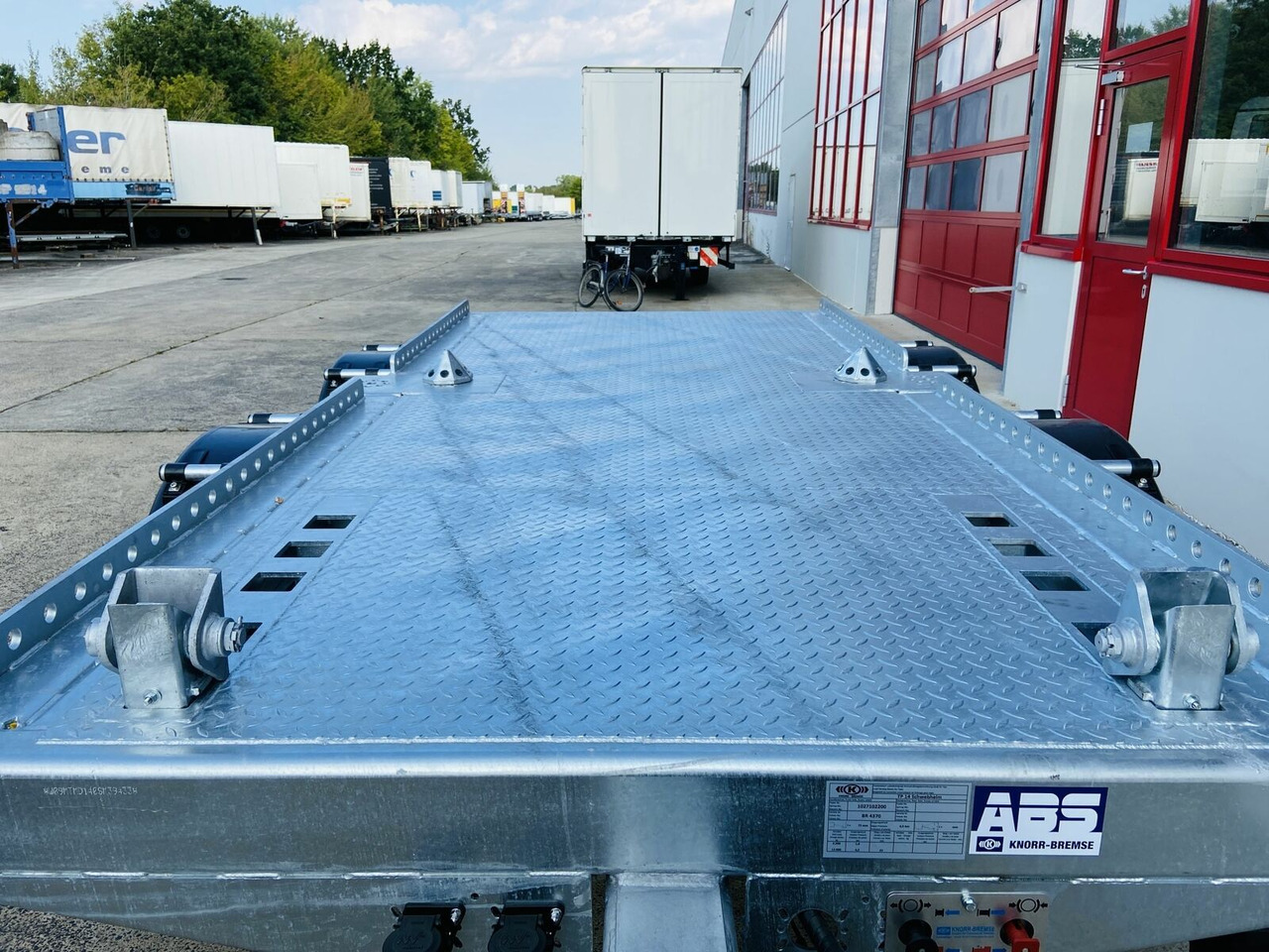 Möslein 14 t Tandem- Absetzmuldenanhänger,geschlossenen - Trailer lewati: gambar 4 Möslein 14 t Tandem- Absetzmuldenanhänger,geschlossenen - Trailer lewati: gambar 4