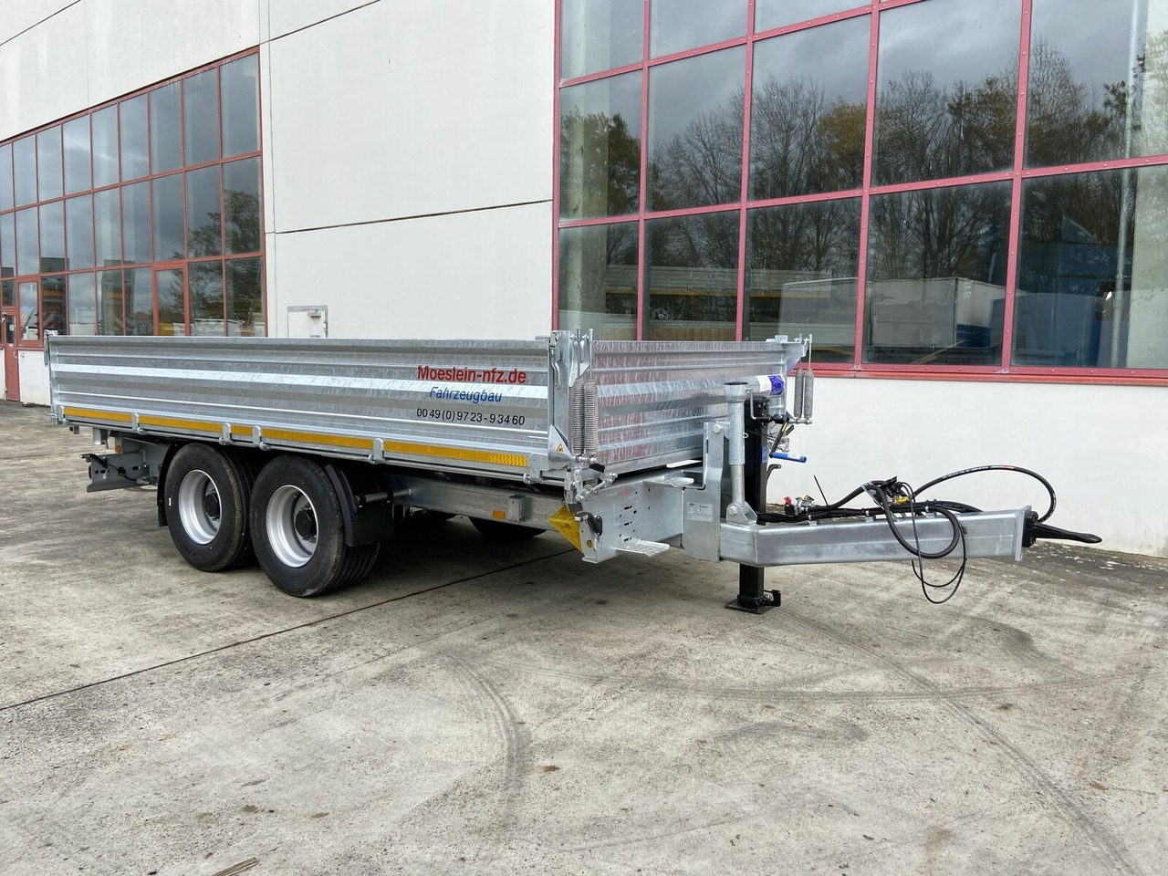 Möslein 14 t Tandem- Kipper Tieflader 5,70 m lang, Brei - Trailer jungkit: gambar 3 Möslein 14 t Tandem- Kipper Tieflader 5,70 m lang, Brei - Trailer jungkit: gambar 3