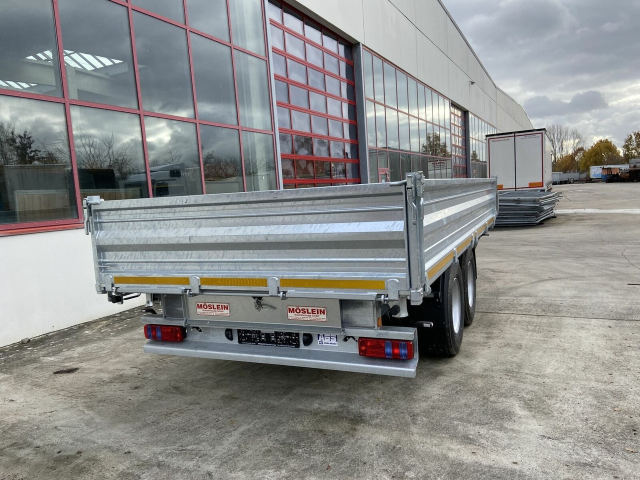 Möslein 14 t Tandem- Kipper Tieflader 5,70 m lang, Brei - Trailer jungkit: gambar 5 Möslein 14 t Tandem- Kipper Tieflader 5,70 m lang, Brei - Trailer jungkit: gambar 5