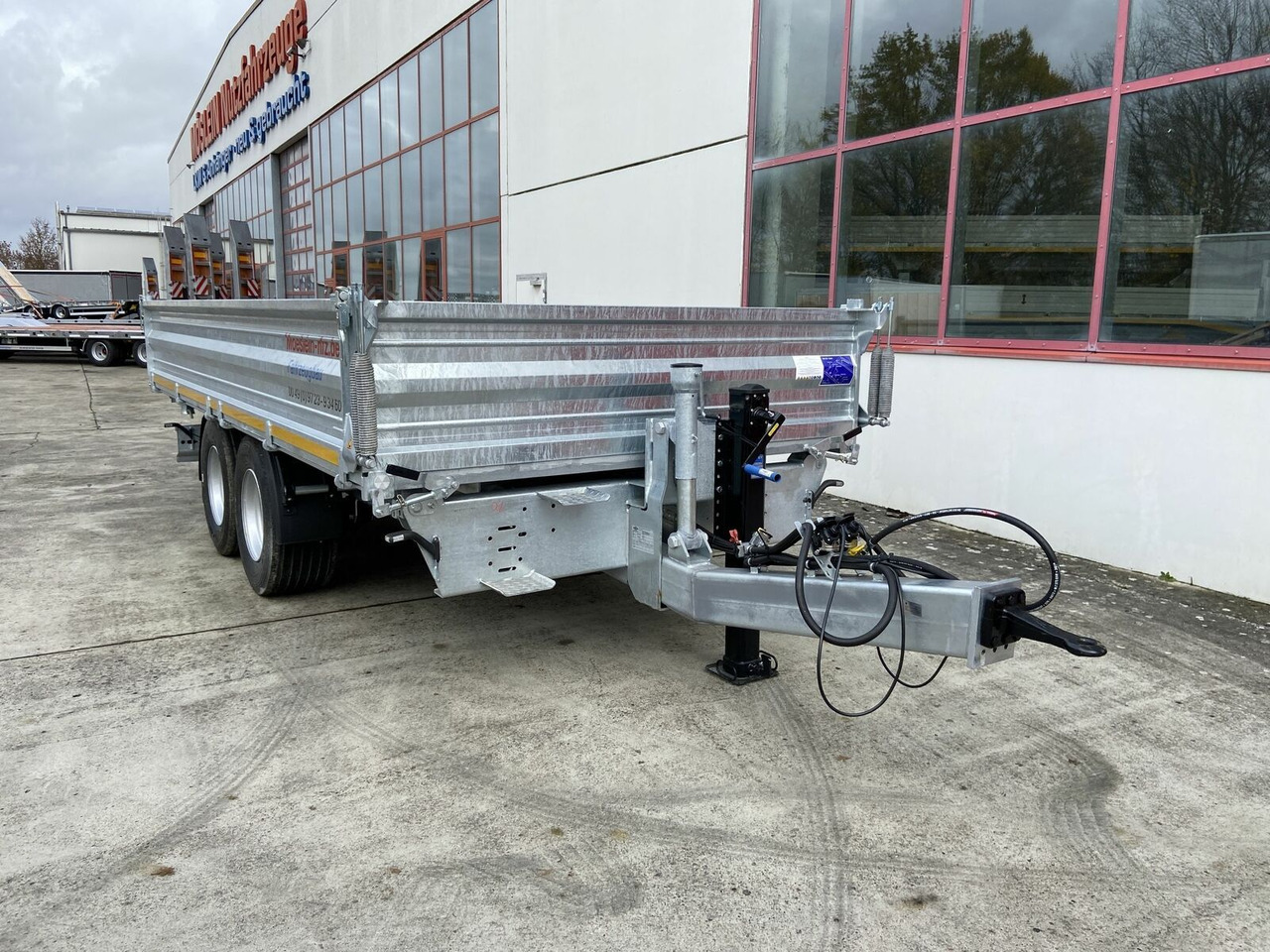 Möslein 14 t Tandem- Kipper Tieflader 5,70 m lang, Brei - Trailer jungkit: gambar 2 Möslein 14 t Tandem- Kipper Tieflader 5,70 m lang, Brei - Trailer jungkit: gambar 2