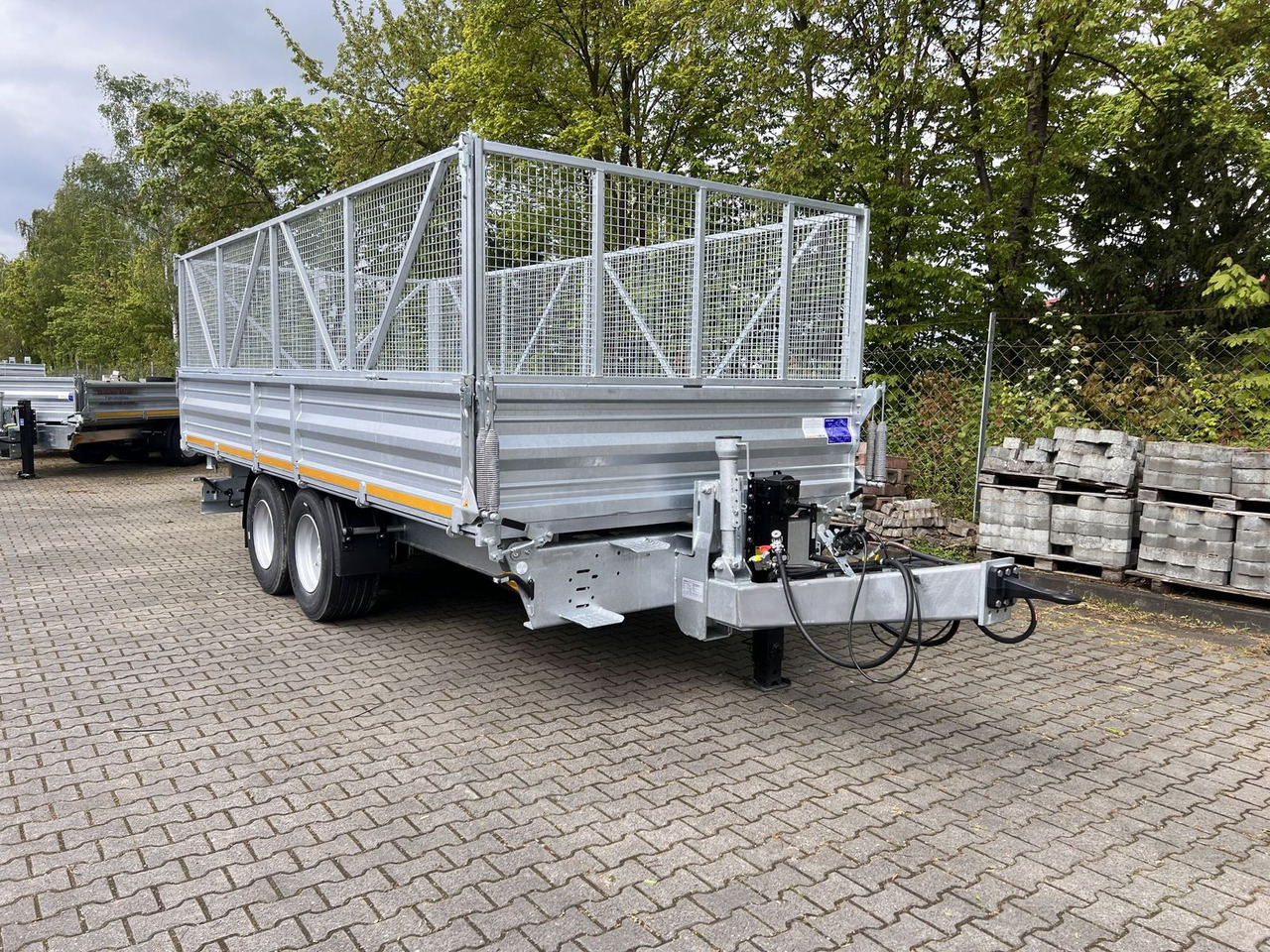 Möslein 14 t Tandem- Kipper Tieflader 5,70 m lang, Brei - Trailer jungkit: gambar 2 Möslein 14 t Tandem- Kipper Tieflader 5,70 m lang, Brei - Trailer jungkit: gambar 2