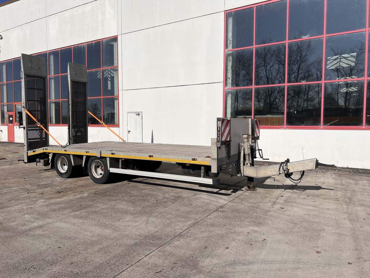 Möslein 19 t Tandemtieflader - Trailer low bed: gambar 5 Möslein 19 t Tandemtieflader - Trailer low bed: gambar 5