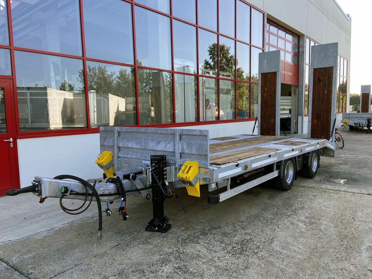 Möslein 21 t Tandemtieflader, hydr. Rampen, NEU - Trailer low bed: gambar 5 Möslein 21 t Tandemtieflader, hydr. Rampen, NEU - Trailer low bed: gambar 5
