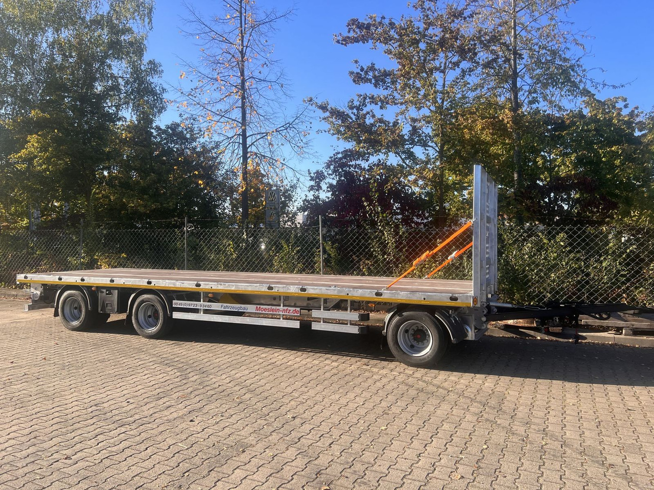 Möslein 3 Achs Jumbo- Plato- Anhänger 8,60 m, Mega - Trailer flatbed: gambar 1 Möslein 3 Achs Jumbo- Plato- Anhänger 8,60 m, Mega - Trailer flatbed: gambar 1