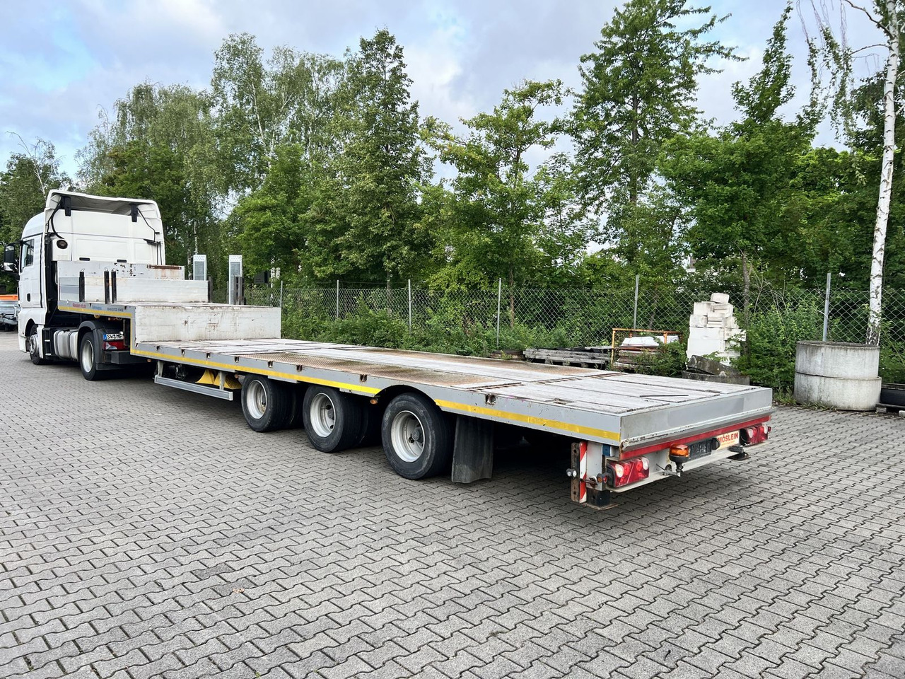 Möslein 3 Achs Satteltieflader - Semi-trailer low bed: gambar 4 Möslein 3 Achs Satteltieflader - Semi-trailer low bed: gambar 4