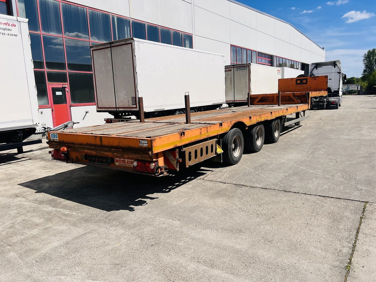 Möslein 3 Achs Satteltieflader Plato 45 t GGfür Fertigt - Semi-trailer low bed: gambar 5 Möslein 3 Achs Satteltieflader Plato 45 t GGfür Fertigt - Semi-trailer low bed: gambar 5