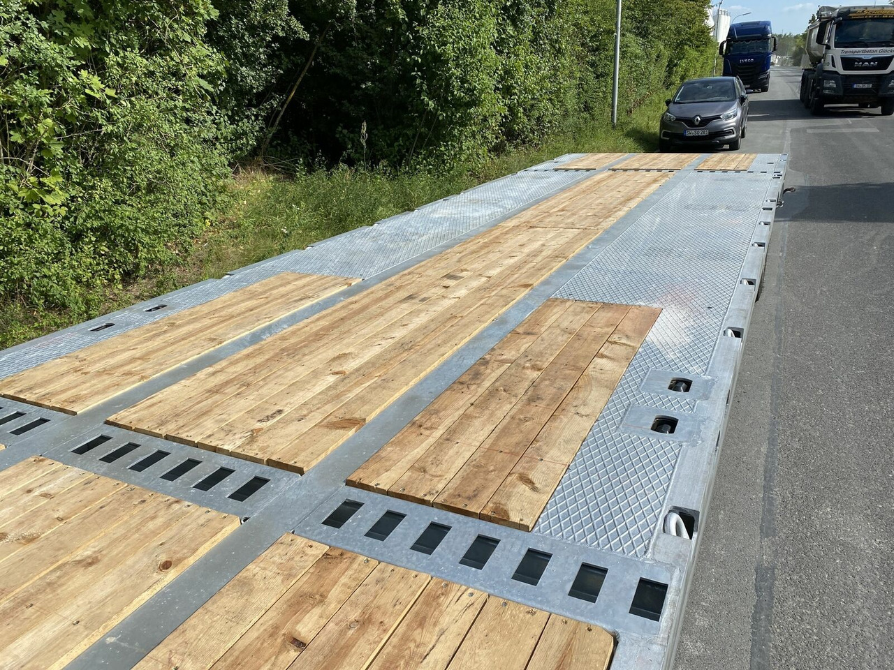 Möslein 3 Achs Tieflader für Fertigteile, Maschinen, Co - Semi-trailer flatbed: gambar 4 Möslein 3 Achs Tieflader für Fertigteile, Maschinen, Co - Semi-trailer flatbed: gambar 4