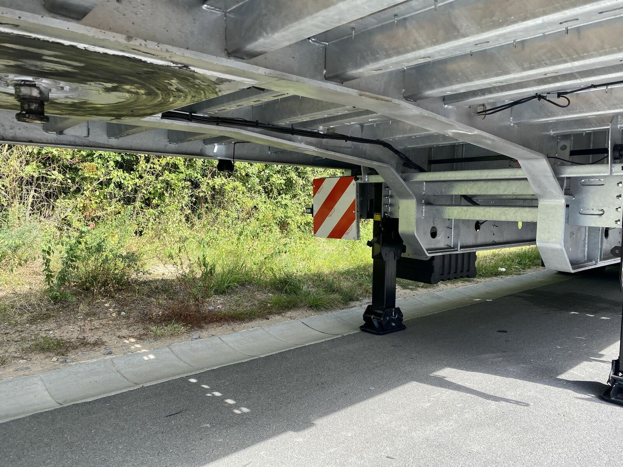 Möslein 3 Achs Tieflader für Fertigteile, Maschinen, Co - Semi-trailer flatbed: gambar 5 Möslein 3 Achs Tieflader für Fertigteile, Maschinen, Co - Semi-trailer flatbed: gambar 5