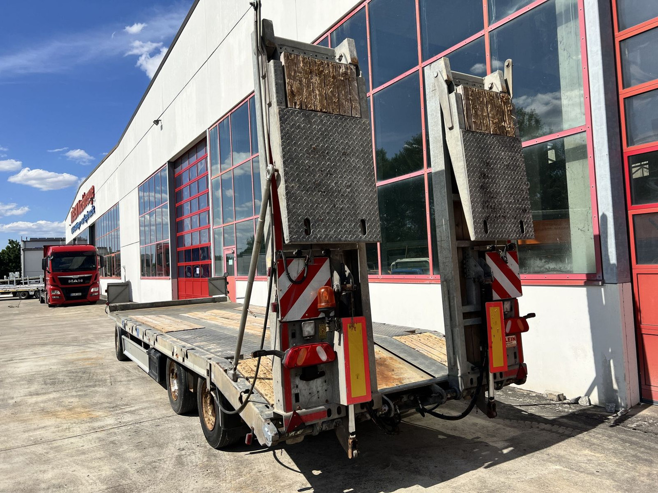 Möslein 3 Achs Tiefladeranhänger - Trailer low bed: gambar 3 Möslein 3 Achs Tiefladeranhänger - Trailer low bed: gambar 3