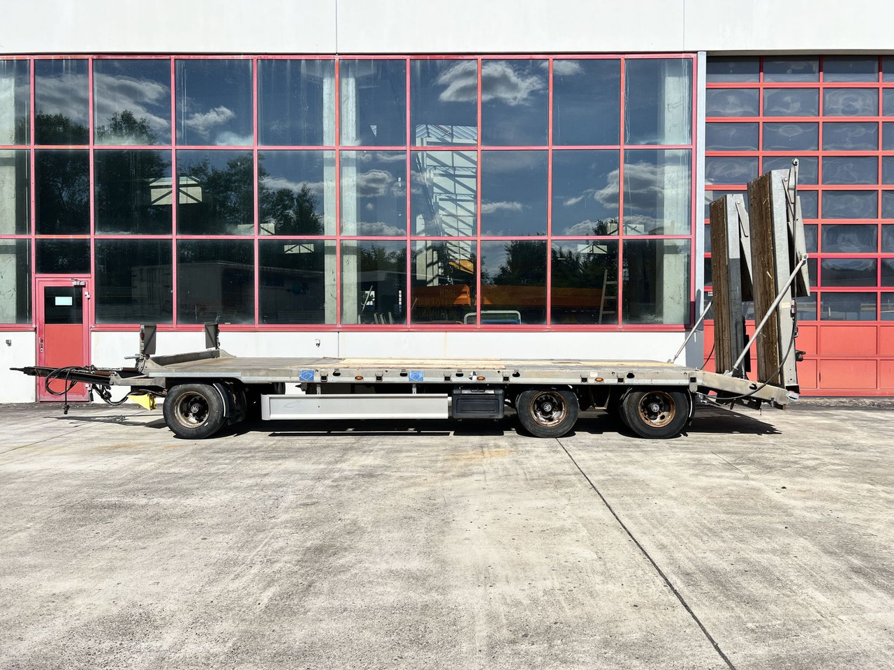 Möslein 3 Achs Tiefladeranhänger - Trailer low bed: gambar 1 Möslein 3 Achs Tiefladeranhänger - Trailer low bed: gambar 1