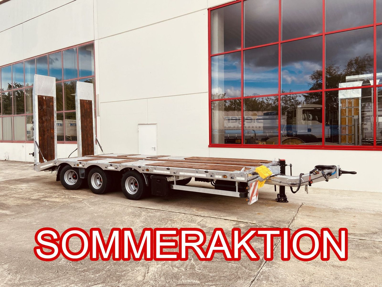 Möslein 31 t GG Tridem- Tieflader 3 Achs, gelenktNeufah - Trailer low bed: gambar 1 Möslein 31 t GG Tridem- Tieflader 3 Achs, gelenktNeufah - Trailer low bed: gambar 1