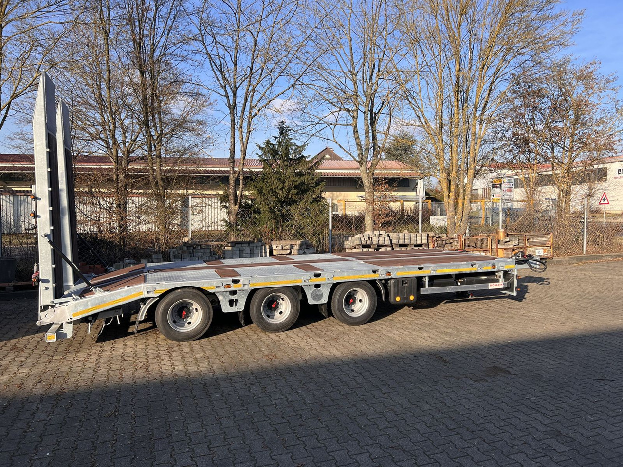 Trailer low bed Möslein  34 t GG Tridem- Tieflader 3 Achs, gelenktNeufah: gambar 6