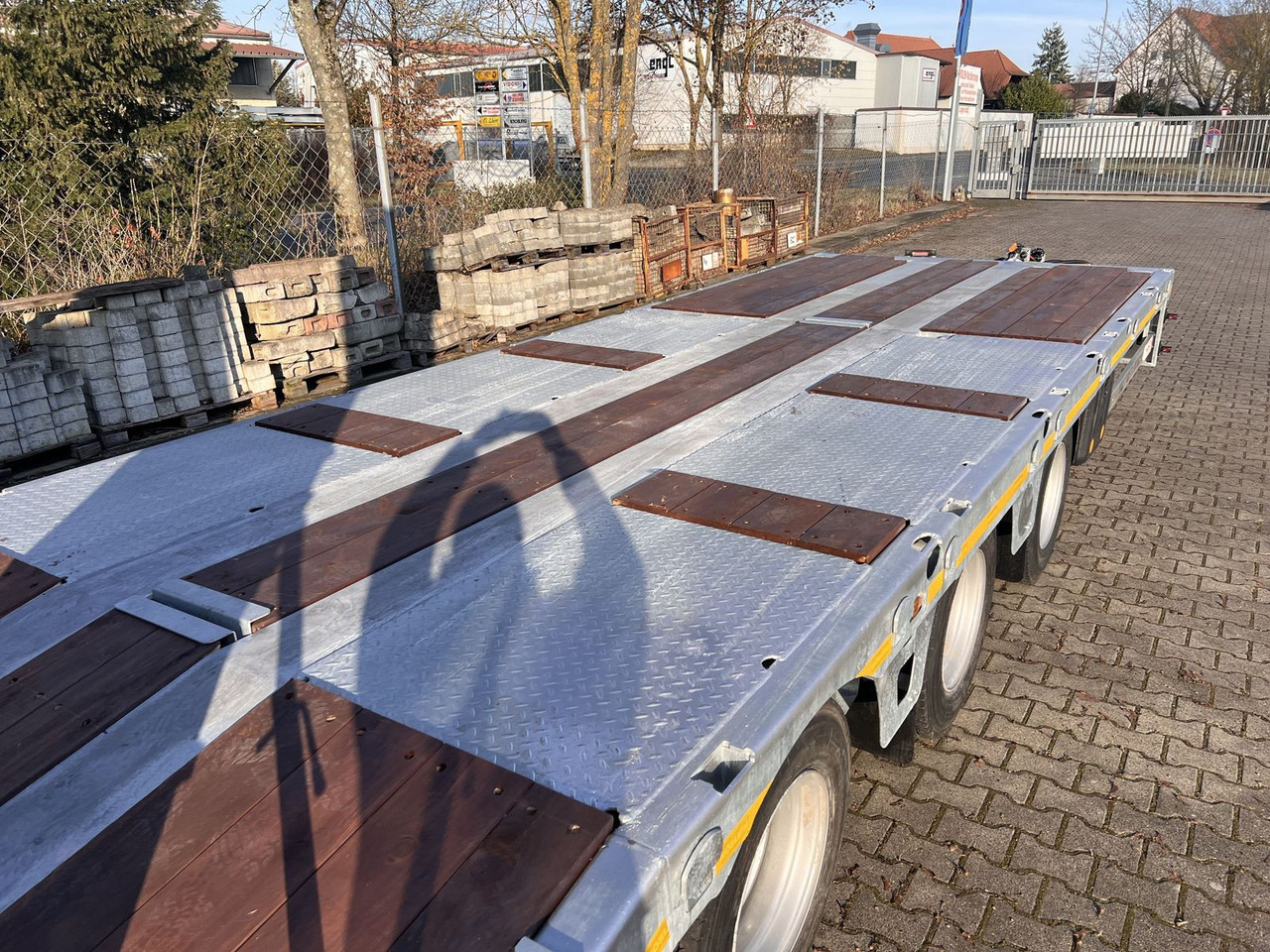 Trailer low bed Möslein  34 t GG Tridem- Tieflader 3 Achs, gelenktNeufah: gambar 7