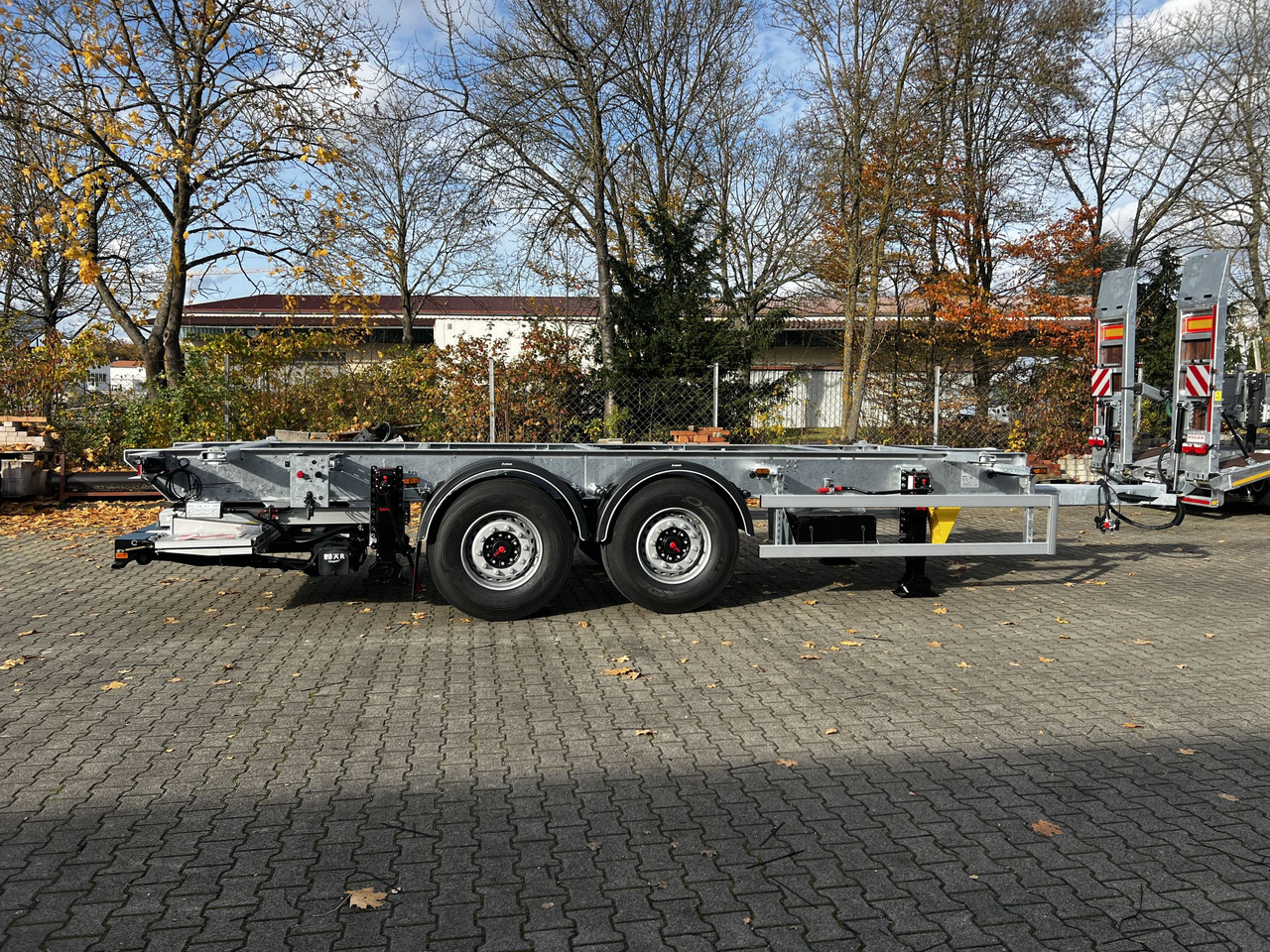 Möslein BDF Tandem- BDF- Wechselanhänger mit Ladebordwand - Trailer pengangkut mobil: gambar 1 Möslein BDF Tandem- BDF- Wechselanhänger mit Ladebordwand - Trailer pengangkut mobil: gambar 1