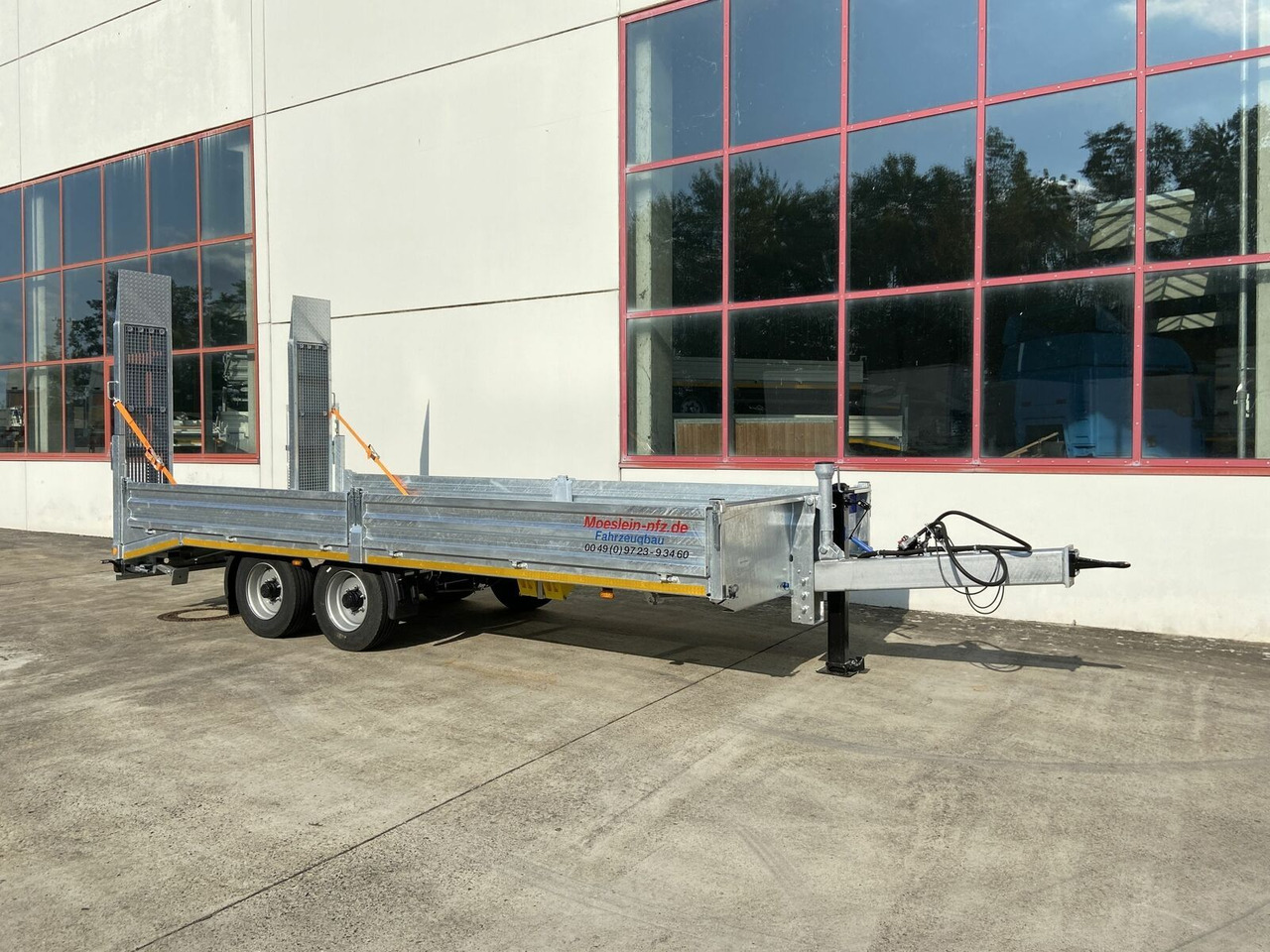 Möslein Neuer 13 t Tandemtieflader, Stahl- Boden - Trailer low bed: gambar 2 Möslein Neuer 13 t Tandemtieflader, Stahl- Boden - Trailer low bed: gambar 2