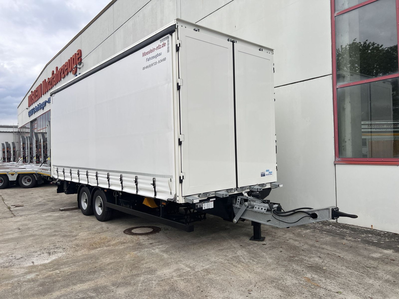 Möslein Planenanhänger, Ladebordwand + Durchladbar neuw - Truk dengan terpal samping: gambar 3 Möslein Planenanhänger, Ladebordwand + Durchladbar neuw - Truk dengan terpal samping: gambar 3