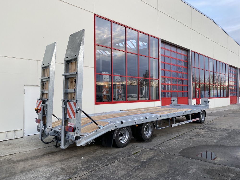 Möslein T 3-8,20 P VB H1 Blatt 3 Achs Tieflader mit gerader Ladefläche 8,10 m, Neufahrzeug - Trailer low bed: gambar 3 Möslein T 3-8,20 P VB H1 Blatt 3 Achs Tieflader mit gerader Ladefläche 8,10 m, Neufahrzeug - Trailer low bed: gambar 3