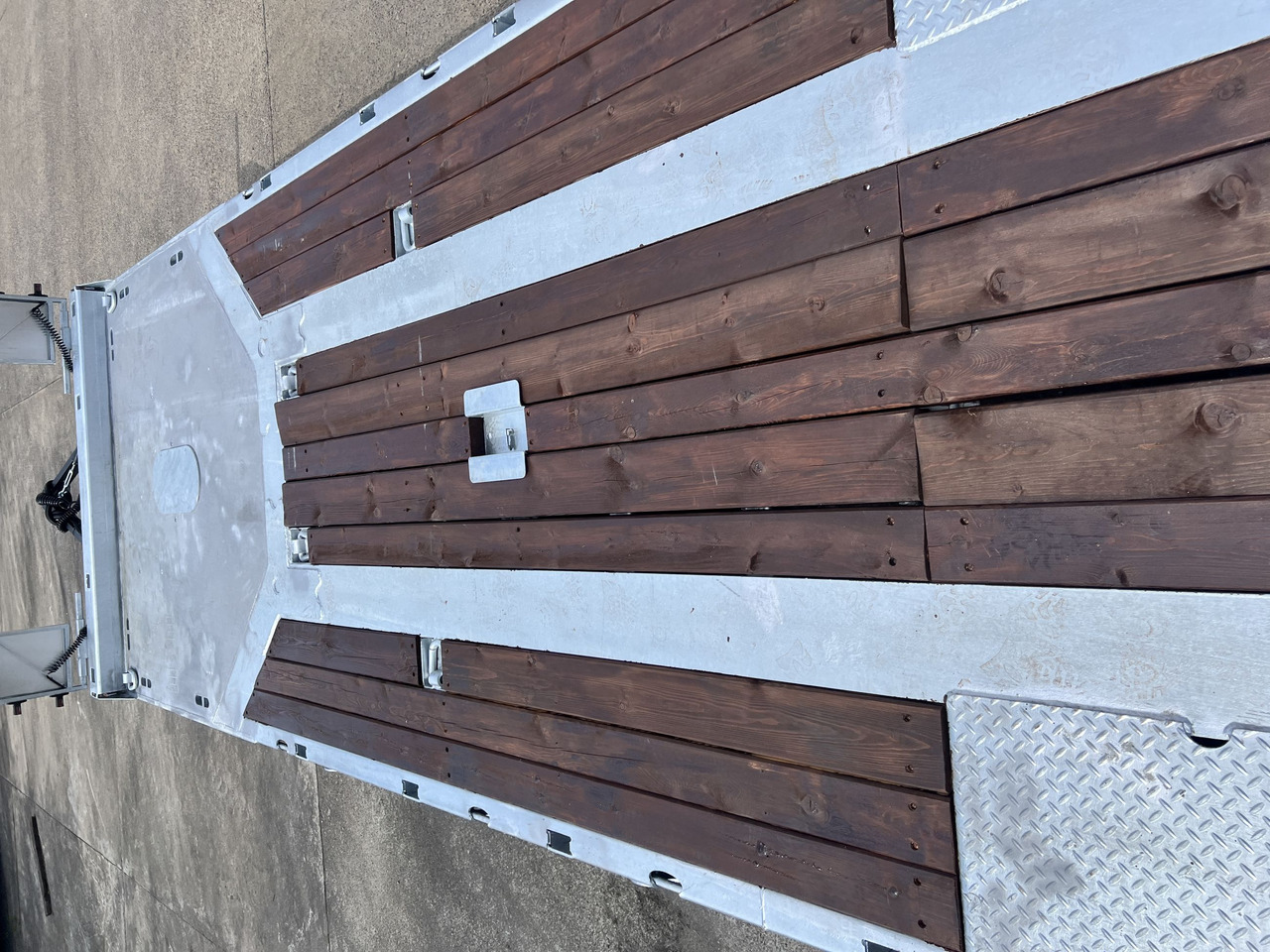 Möslein T 3-9,20 F 3 Achs Tieflader mit gerader Ladefläche 9 m, Neufahrzeug - Trailer low bed: gambar 2 Möslein T 3-9,20 F 3 Achs Tieflader mit gerader Ladefläche 9 m, Neufahrzeug - Trailer low bed: gambar 2