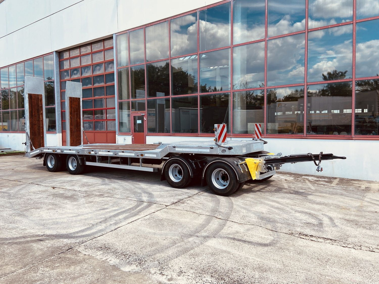Möslein T 4 VB F 4 Achs Tieflader- Anhänger, Neufahrzeug - Trailer low bed: gambar 4 Möslein T 4 VB F 4 Achs Tieflader- Anhänger, Neufahrzeug - Trailer low bed: gambar 4
