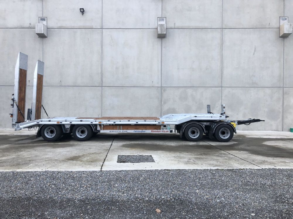 Möslein T 4 VB H1 neuer 4 Achs Tieflader hydraulischen Rampen - Trailer low bed: gambar 2 Möslein T 4 VB H1 neuer 4 Achs Tieflader hydraulischen Rampen - Trailer low bed: gambar 2
