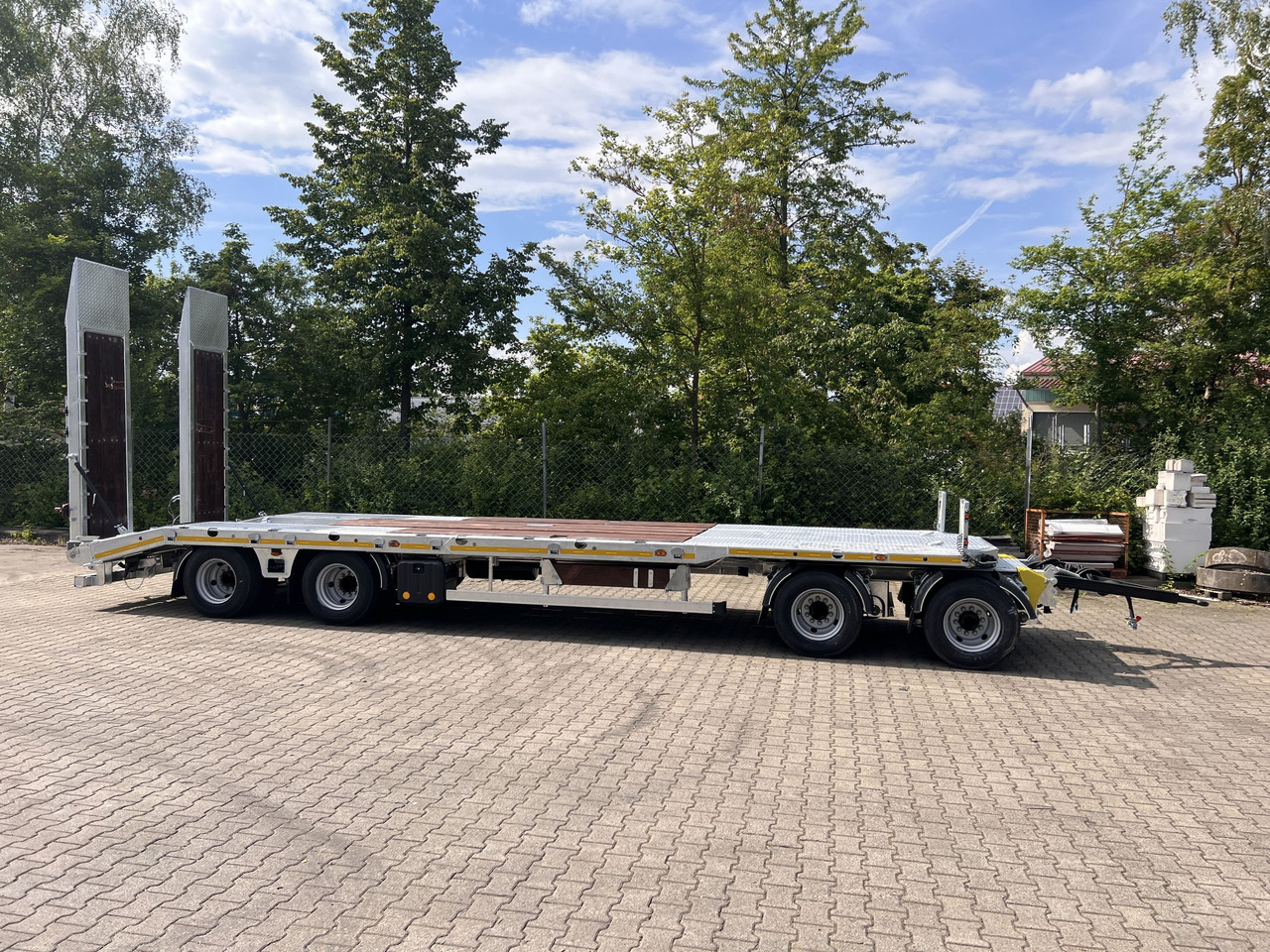 Möslein T4 VB H1 gerade neuer 4 Achs Tieflader gerade hydraulischen Rampen - Trailer low bed: gambar 1 Möslein T4 VB H1 gerade neuer 4 Achs Tieflader gerade hydraulischen Rampen - Trailer low bed: gambar 1