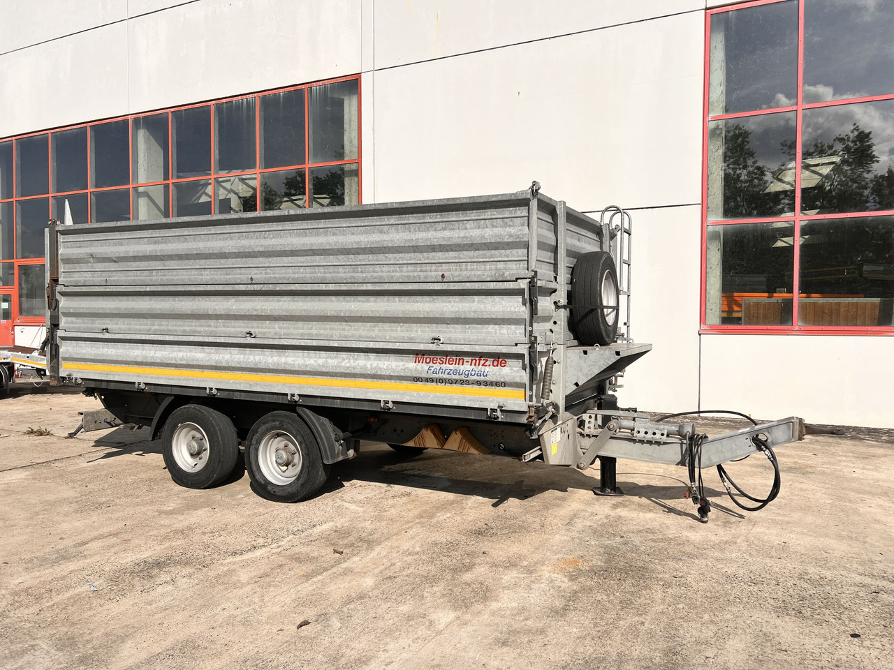 Möslein TDS 13 Schwebheim 13 t Tandemkipper- Tieflader, Aufsatzbordwände - Trailer jungkit: gambar 4 Möslein TDS 13 Schwebheim 13 t Tandemkipper- Tieflader, Aufsatzbordwände - Trailer jungkit: gambar 4