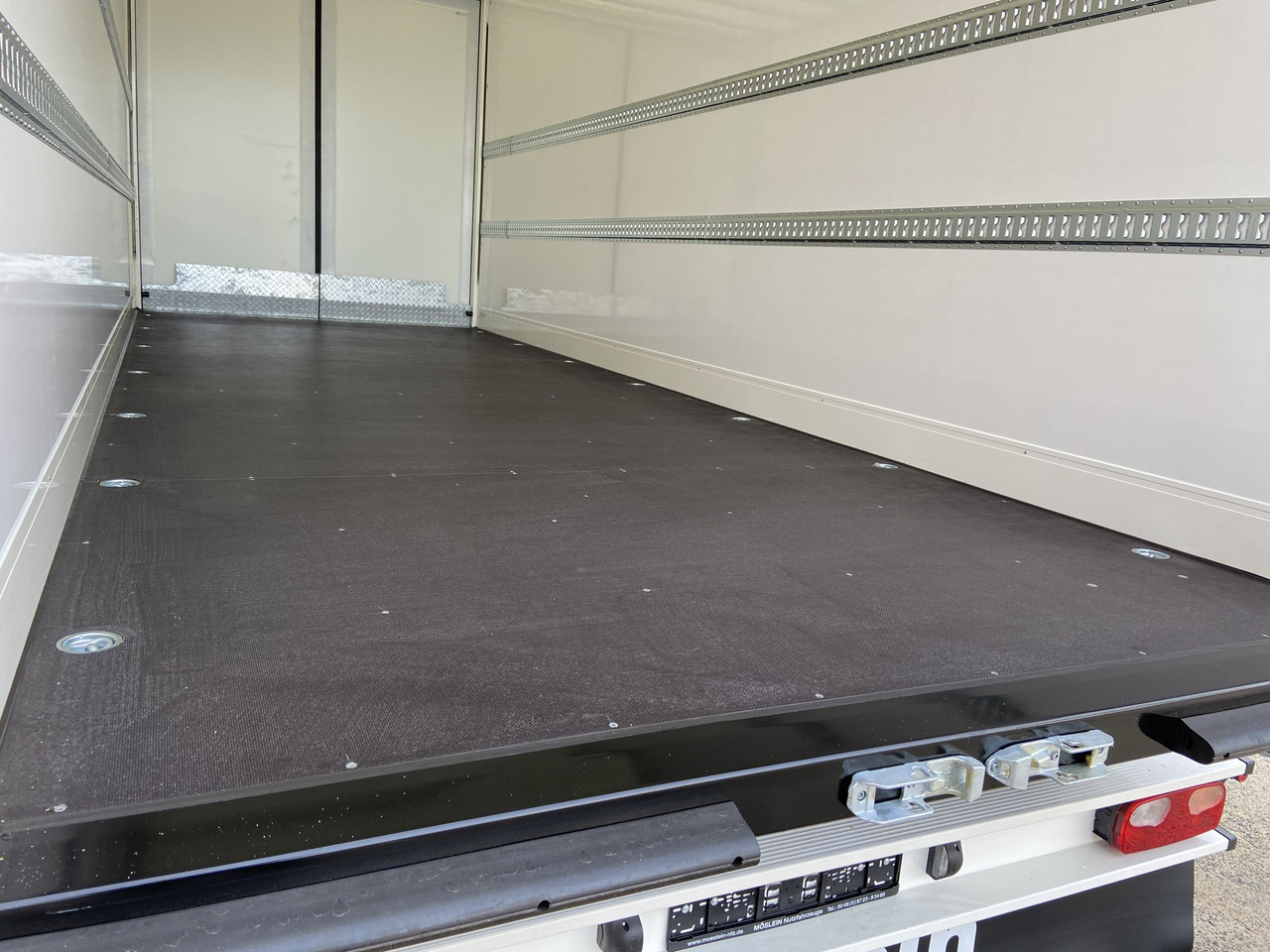 Möslein TKO 105 D 6m weiß Tandem- Koffer, Durchladbar, -- Neufahrzeug -- - Trailer kotak tertutup: gambar 3 Möslein TKO 105 D 6m weiß Tandem- Koffer, Durchladbar, -- Neufahrzeug -- - Trailer kotak tertutup: gambar 3