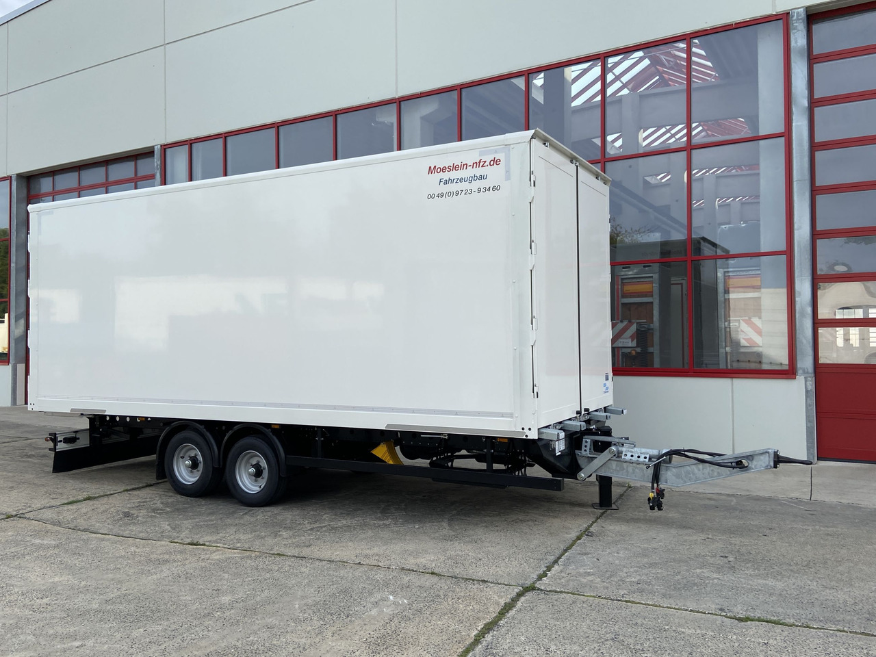 Möslein TKO 105 D 7m weiß Tandem- Koffer, Durchladbar, -- Neufahrzeug -- - Trailer kotak tertutup: gambar 2 Möslein TKO 105 D 7m weiß Tandem- Koffer, Durchladbar, -- Neufahrzeug -- - Trailer kotak tertutup: gambar 2