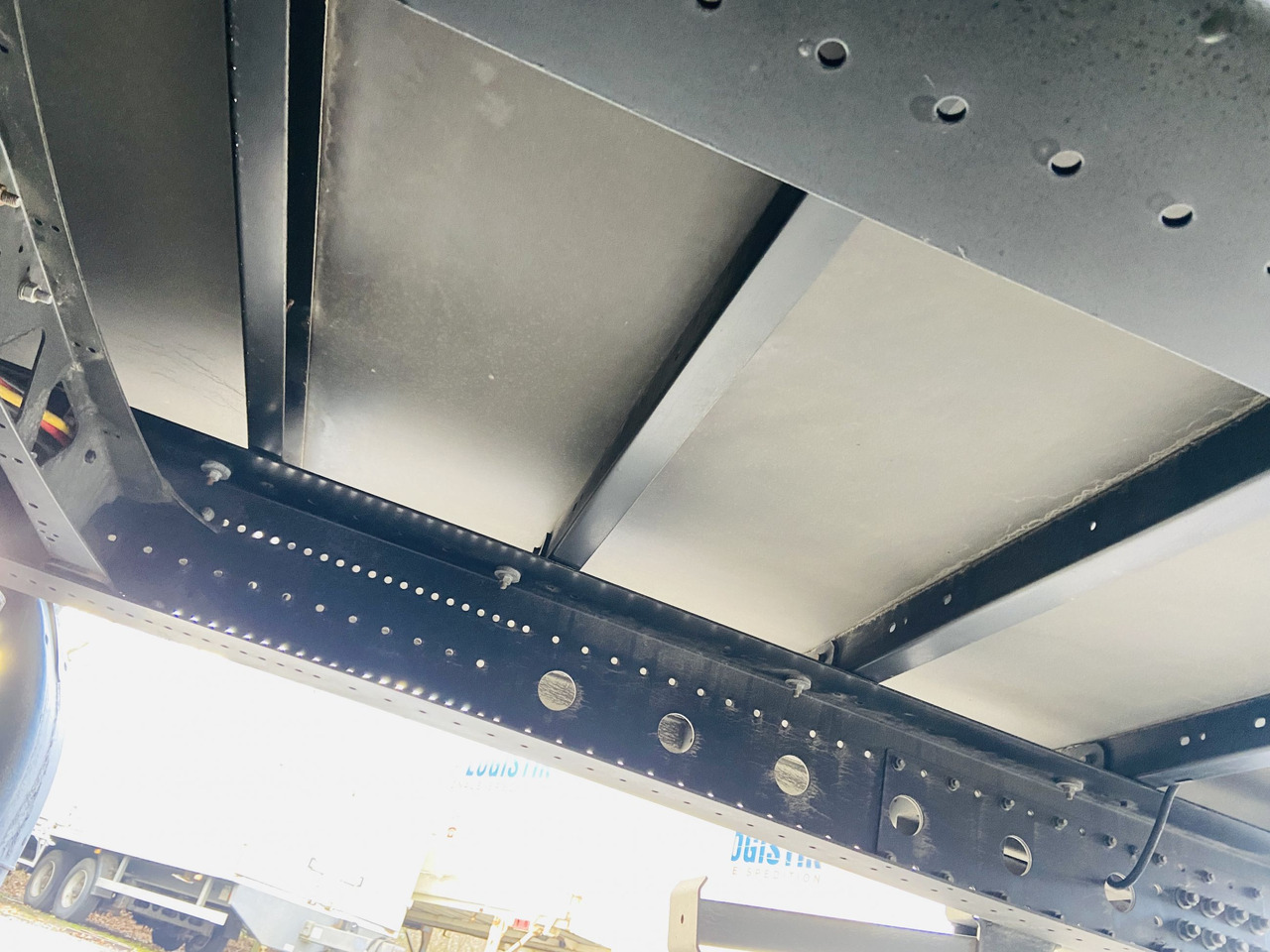 Möslein TKO 105 D 7m weiß Tandem- Koffer, Durchladbar, Neuwertig - Trailer kotak tertutup: gambar 2 Möslein TKO 105 D 7m weiß Tandem- Koffer, Durchladbar, Neuwertig - Trailer kotak tertutup: gambar 2