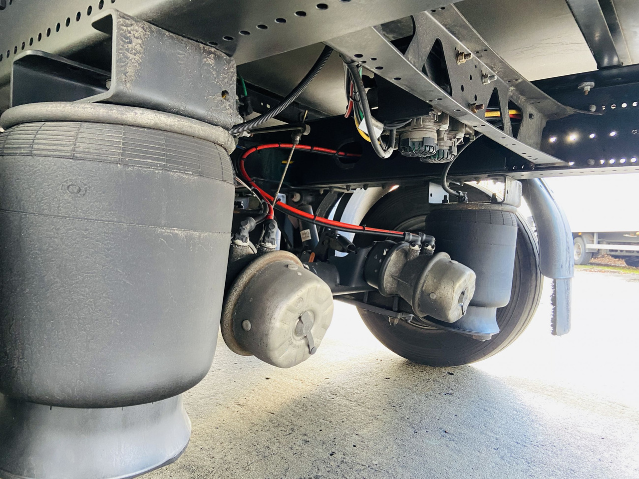 Möslein TKO 105 D 7m weiß Tandem- Koffer, Durchladbar, Neuwertig - Trailer kotak tertutup: gambar 3 Möslein TKO 105 D 7m weiß Tandem- Koffer, Durchladbar, Neuwertig - Trailer kotak tertutup: gambar 3