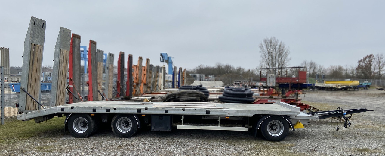 Möslein TO 3 F Schwebheim Neuwertig 3 Achs Tieflader 8,10 m Ladefläche - Trailer low bed: gambar 3 Möslein TO 3 F Schwebheim Neuwertig 3 Achs Tieflader 8,10 m Ladefläche - Trailer low bed: gambar 3