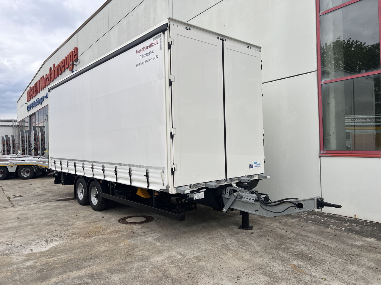 Möslein TPS 105 D-L  Planenanhänger, Ladebordwand + Durchladbar neuwertig - Trailer dengan terpal samping: gambar 3 Möslein TPS 105 D-L  Planenanhänger, Ladebordwand + Durchladbar neuwertig - Trailer dengan terpal samping: gambar 3