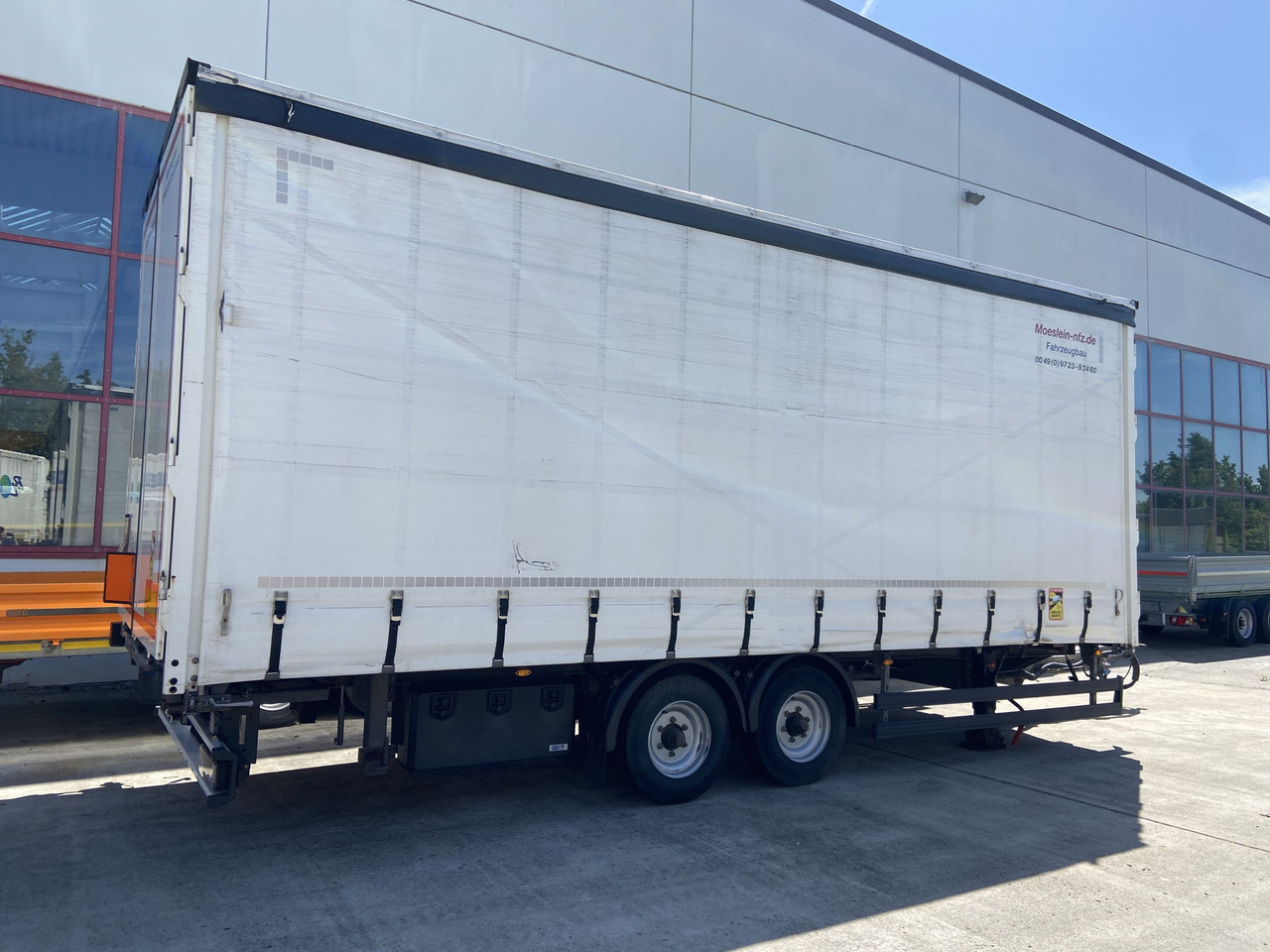 Möslein TPW 105 D Schwebheim Tandem- Planenanhänger Durchladbar - Trailer dengan terpal samping: gambar 3 Möslein TPW 105 D Schwebheim Tandem- Planenanhänger Durchladbar - Trailer dengan terpal samping: gambar 3