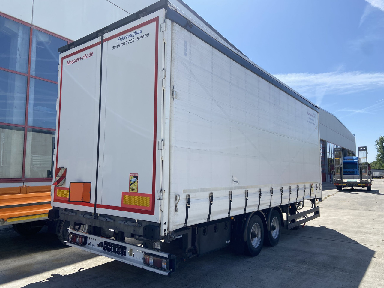 Möslein TPW 105 D Schwebheim Tandem- Planenanhänger Durchladbar - Trailer dengan terpal samping: gambar 4 Möslein TPW 105 D Schwebheim Tandem- Planenanhänger Durchladbar - Trailer dengan terpal samping: gambar 4