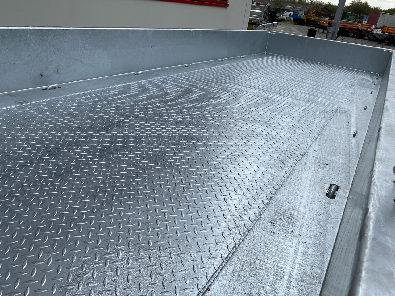 Möslein TT 11-E6x2 hydr. Rampen Tieflader für Fräsen breiten hydraulischen Rampen, Neu - Trailer low bed: gambar 3 Möslein TT 11-E6x2 hydr. Rampen Tieflader für Fräsen breiten hydraulischen Rampen, Neu - Trailer low bed: gambar 3