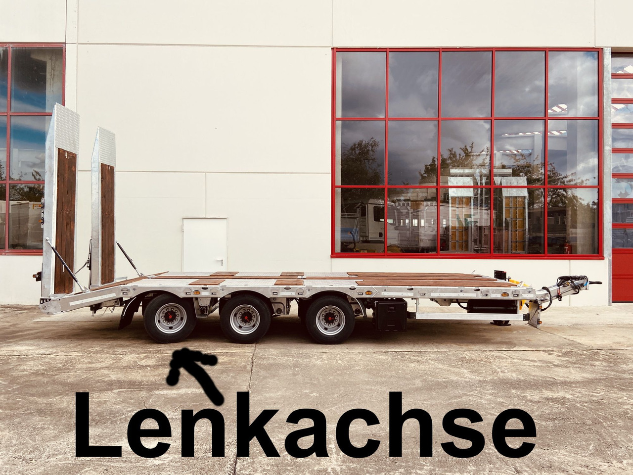 Möslein TT 31 31 t Tridem- Tieflader 3 Achs, 8 m LadeflächeNeufahrzeug - Trailer low bed: gambar 5 Möslein TT 31 31 t Tridem- Tieflader 3 Achs, 8 m LadeflächeNeufahrzeug - Trailer low bed: gambar 5