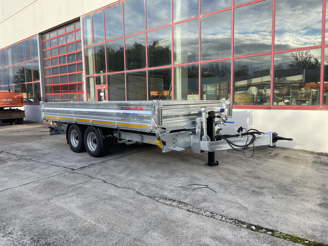 Möslein TTD 11 Breite Reifen  Kipper Tieflader, Breite Reifen-- Neufahrzeug -- - Trailer jungkit: gambar 5 Möslein TTD 11 Breite Reifen  Kipper Tieflader, Breite Reifen-- Neufahrzeug -- - Trailer jungkit: gambar 5