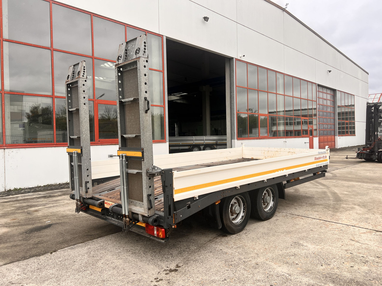 Möslein TTS 11 Schwebheim Tandemtieflader - Trailer low bed: gambar 4 Möslein TTS 11 Schwebheim Tandemtieflader - Trailer low bed: gambar 4