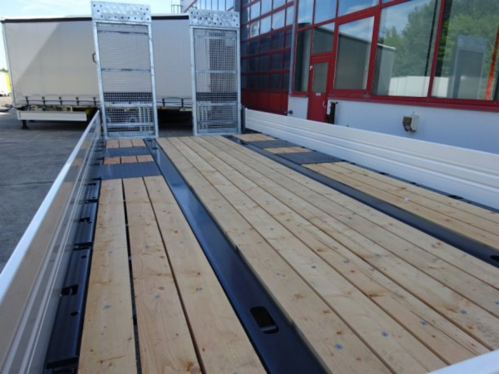 Möslein TTT 13 6,2 BR Weiß  Neuer 13 t GG Tandemtieflader mit Breiten Rampen - Trailer low bed: gambar 4 Möslein TTT 13 6,2 BR Weiß  Neuer 13 t GG Tandemtieflader mit Breiten Rampen - Trailer low bed: gambar 4