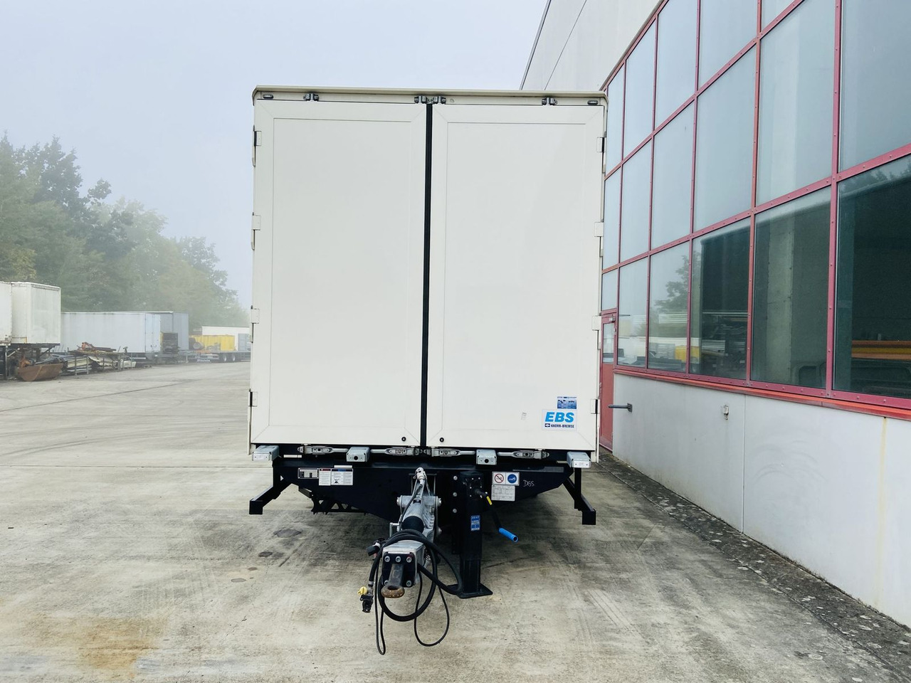 Möslein Tandem Koffer, Ladebordwand 1,5 t + Durchladbar - Trailer kotak tertutup: gambar 3 Möslein Tandem Koffer, Ladebordwand 1,5 t + Durchladbar - Trailer kotak tertutup: gambar 3