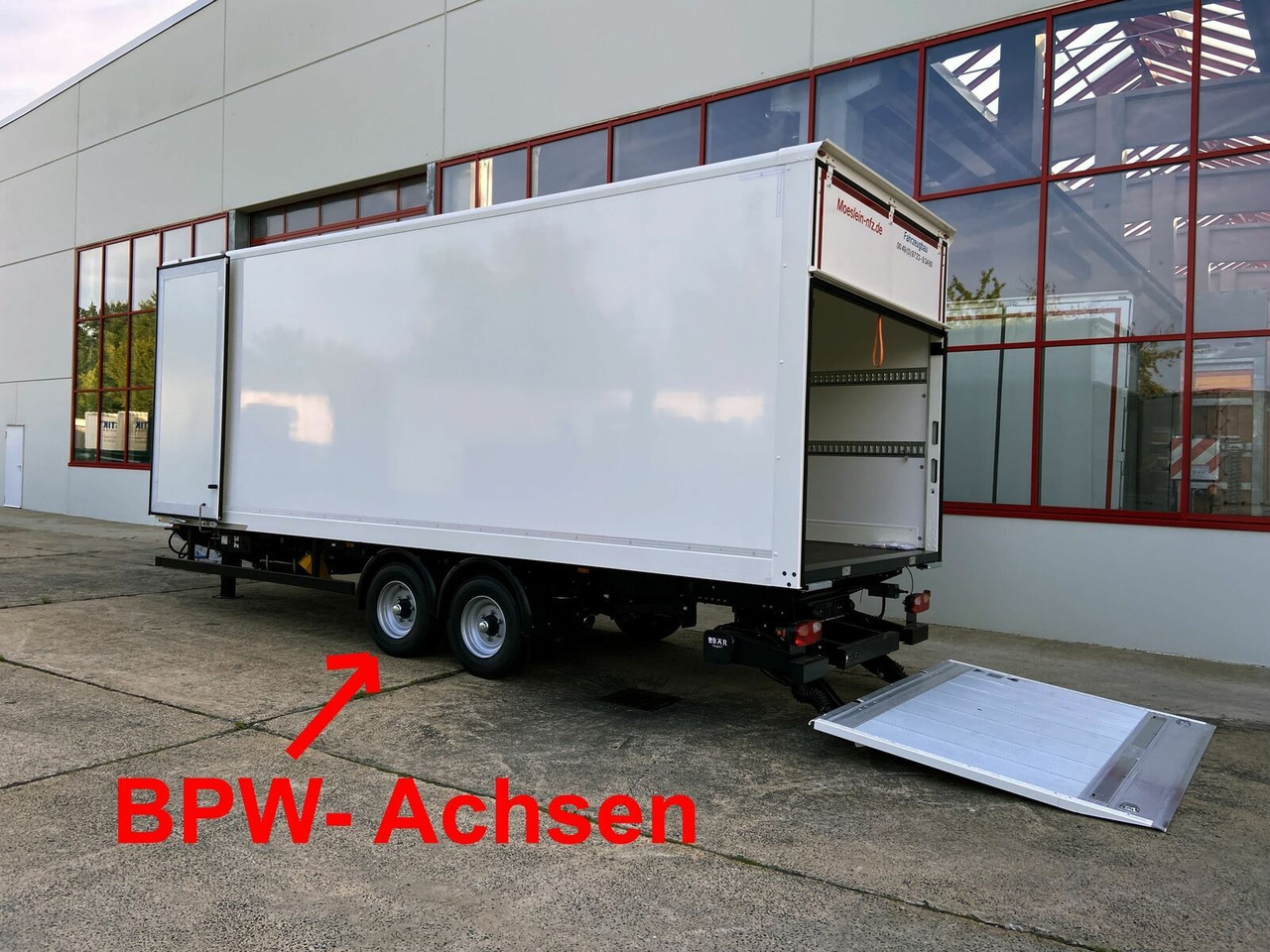 Möslein Tandem Koffer, Ladebordwand 1,5 t + Durchladbar - Trailer kotak tertutup: gambar 5 Möslein Tandem Koffer, Ladebordwand 1,5 t + Durchladbar - Trailer kotak tertutup: gambar 5