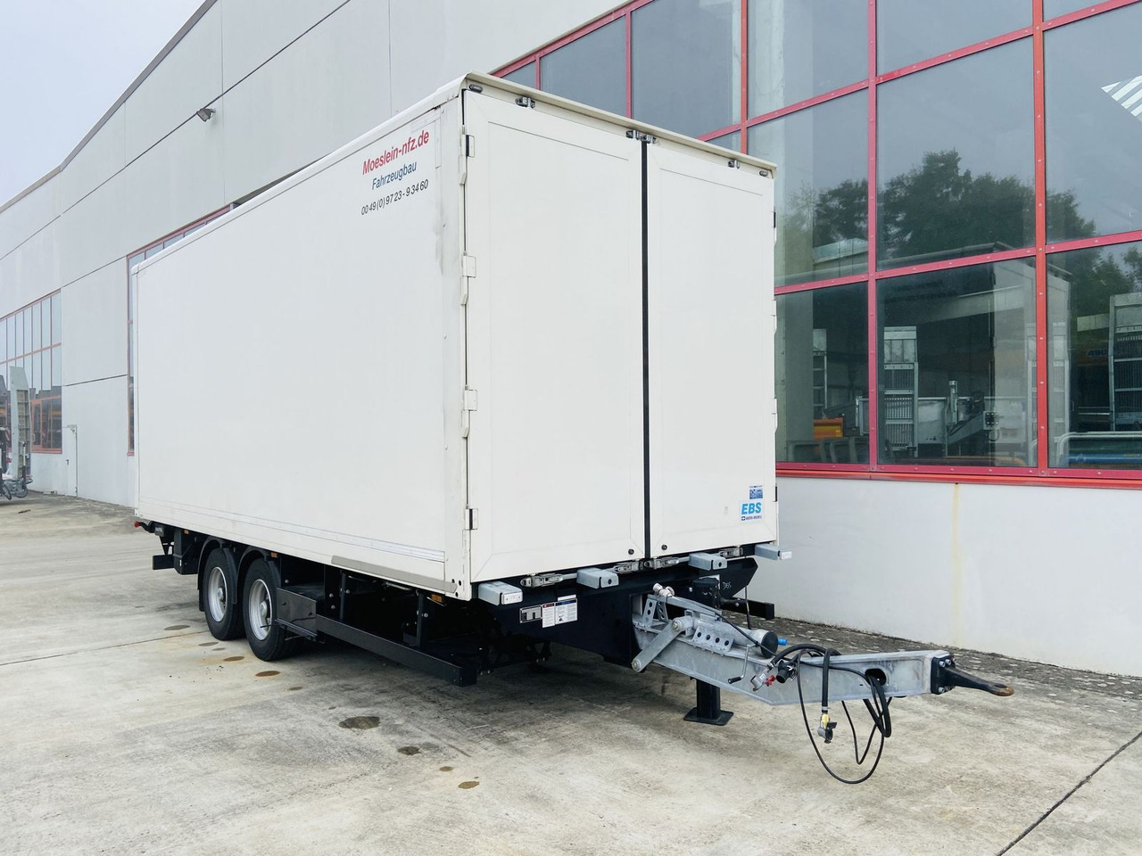 Möslein Tandem Koffer, Ladebordwand 1,5 t + Durchladbar - Trailer kotak tertutup: gambar 1 Möslein Tandem Koffer, Ladebordwand 1,5 t + Durchladbar - Trailer kotak tertutup: gambar 1