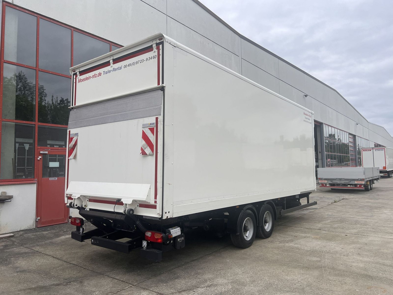 Möslein Tandem Koffer, Ladebordwand + Durchladbar - Trailer kotak tertutup: gambar 3 Möslein Tandem Koffer, Ladebordwand + Durchladbar - Trailer kotak tertutup: gambar 3