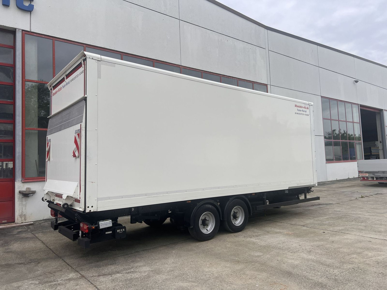 Möslein Tandem Koffer, Ladebordwand + Durchladbar - Trailer kotak tertutup: gambar 4 Möslein Tandem Koffer, Ladebordwand + Durchladbar - Trailer kotak tertutup: gambar 4